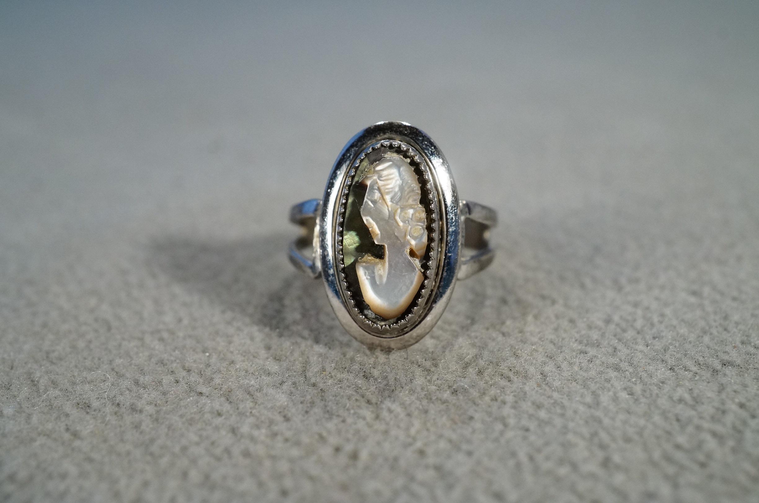 Vintage Band Ring Sterling Silver Oval Bezel Set Mother of Pearl