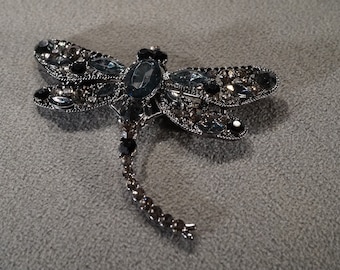 Vintage Art Deco Style Silver Tone Glass Stone Rhinestone Dragonfly Design PIn Brooch Jewelry   K#36