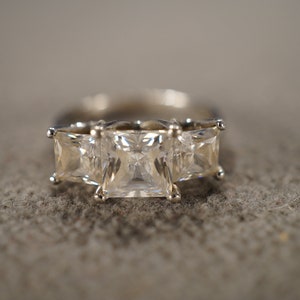 Vintage Wedding Band Stacker Design Ring Sterling Silver 3 Square Prong Set Cubic Zirconia Cluster Multi 3 Stone  Setting Classic, Size 6