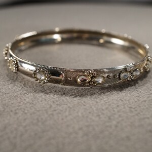 Vintage Art Deco Style Silver Tone Rhinestone Glass Stone Floral Design Bangle Stackable Bracelet Jewelry   K#3