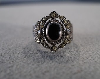 Vintage Wedding Band Stacker Design Ring Sterling Silver Multi Round Oval Bezel Set Black Onyx Marcasite Cluster Multi Stone Setting, Size 7