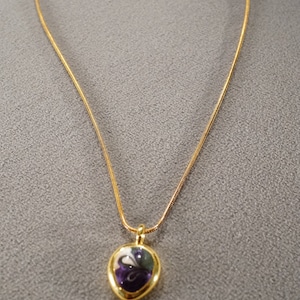 Vintage Art Deco Style Yellow Gold Tone Glass Stone Enameled Dangle Pendant Necklace Jewelry   K#18