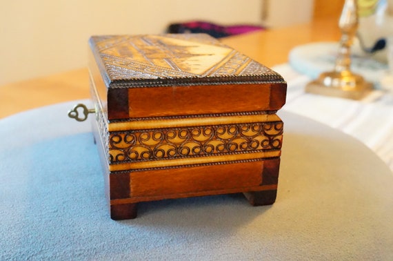 Antique Vintage Rectangle Trinket Jewelry Box Fan… - image 4