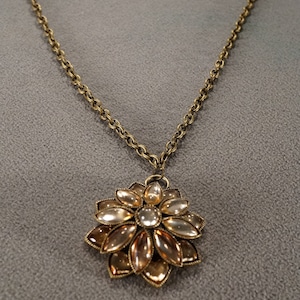 Vintage Art Deco Style Yellow Gold Tone Floral Design Glass Beads Rhinestone Necklace Jewelry    K#32