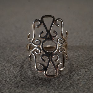 Vintage Sterling Silver Band Ring Fancy Scrolled Curved Design Setting Victorian Style Artist Rendered, Size 7.5