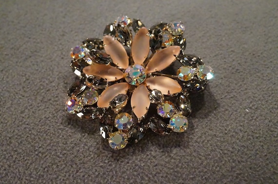 Marc Jacobs for Louis Vuitton Ivory Rhinestone Love Brooch at