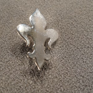Vintage Art Deco Style Silver Tone Scrolled Design Pin Brooch Jewelry    K#35