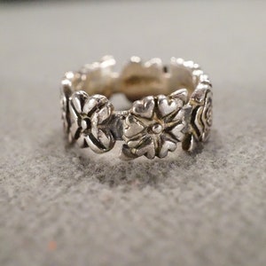 Vintage Sterling Silver Wedding Eternity Band Stacker Design Ring Raised Relief Etched Scrolled Floral Design Setting Classic, Size 7