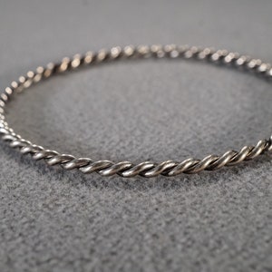 Vintage Art Deco Style Sterling Silver Round 8 Grams Bangle Bracelet Stackable Twisted Design Jewelry   K#2