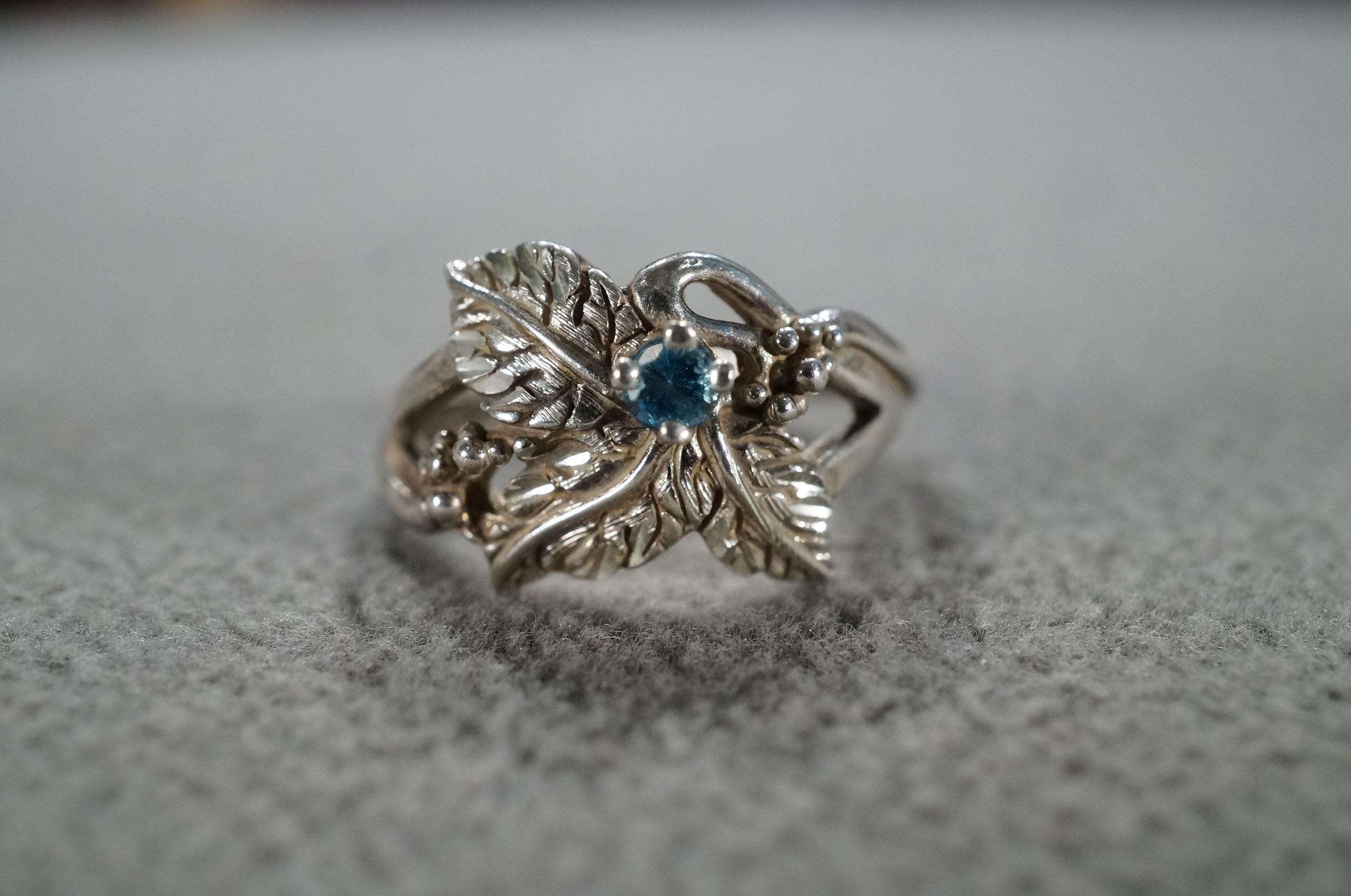 Vintage Wedding Band Stacker Design Ring Sterling Silver Round Prong Set Blue Topaz Etched Leaf Single Stone Setting Classic Collectable, 8