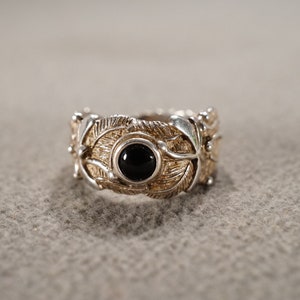 Vintage Wedding Eternity Band Stacker Design Ring Sterling Silver Round Bezel Set Black Onyx Raised Relief Etched Scrolled Setting, Size 7