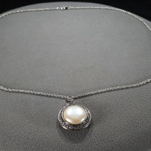 Vintage Art Deco Style Silver Tone Faux Pearl Pendant Dangle Rhinestone Glass Stone Necklace Jewelry    K#54