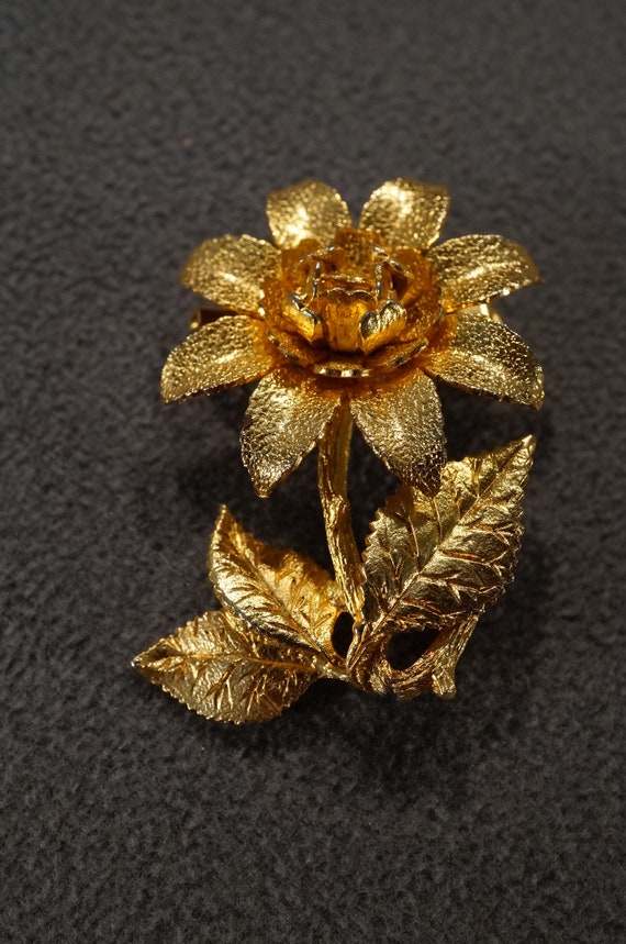 Vintage Art Deco Style Yellow Gold Tone Floral Design Etched