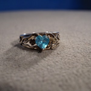 Vintage Wedding Band Stacker Design Ring Sterling Silver Heart Prong Set London Blue Topaz Raised Relief Etched Scrolled Setting, Size 7