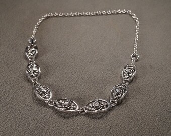 Art deco style silver tone chain adjustable belt bell dangle necklace XS S Vintage Art Deco Style Silver Tone Bib Style Tassel Dangle  main image 4