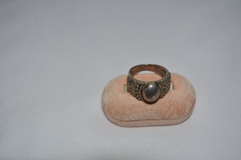 vintage sterling silver statement ring with large oval face beading and decorative ribbon design size 6 12 **M5