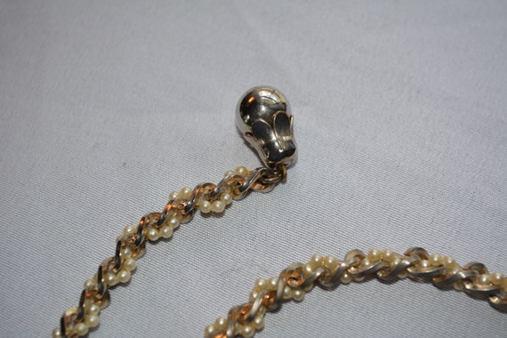 vintage gold tone and faux pearl lariat style nec… - image 2