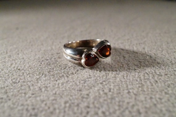 Vintage Sterling Silver Wedding Band Stacker Design Ring 2 Heart Bezel Set Garnet Curved Bypass Setting Classic Sweet Heart Design, Size 5