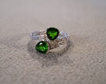 Vintage Wedding Band Stacker Design Ring Sterling Silver 22 Heart Round Prong Set Chrome Diopside White Topaz Bypass Multi Stone Setting, 8