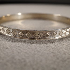 Vintage Art Deco Style Silver Tone Round Etched Scrolled Stackable Bangle Bracelet Jewelry    K#4