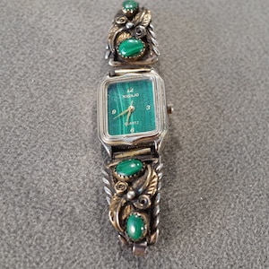 Vintage Wrist Quartz Movement Watch Sterling Silver 5 Oval Rectangle Malachite Etched Scrolled Raised Relief Southwestern Style Artist #1308 bild 1