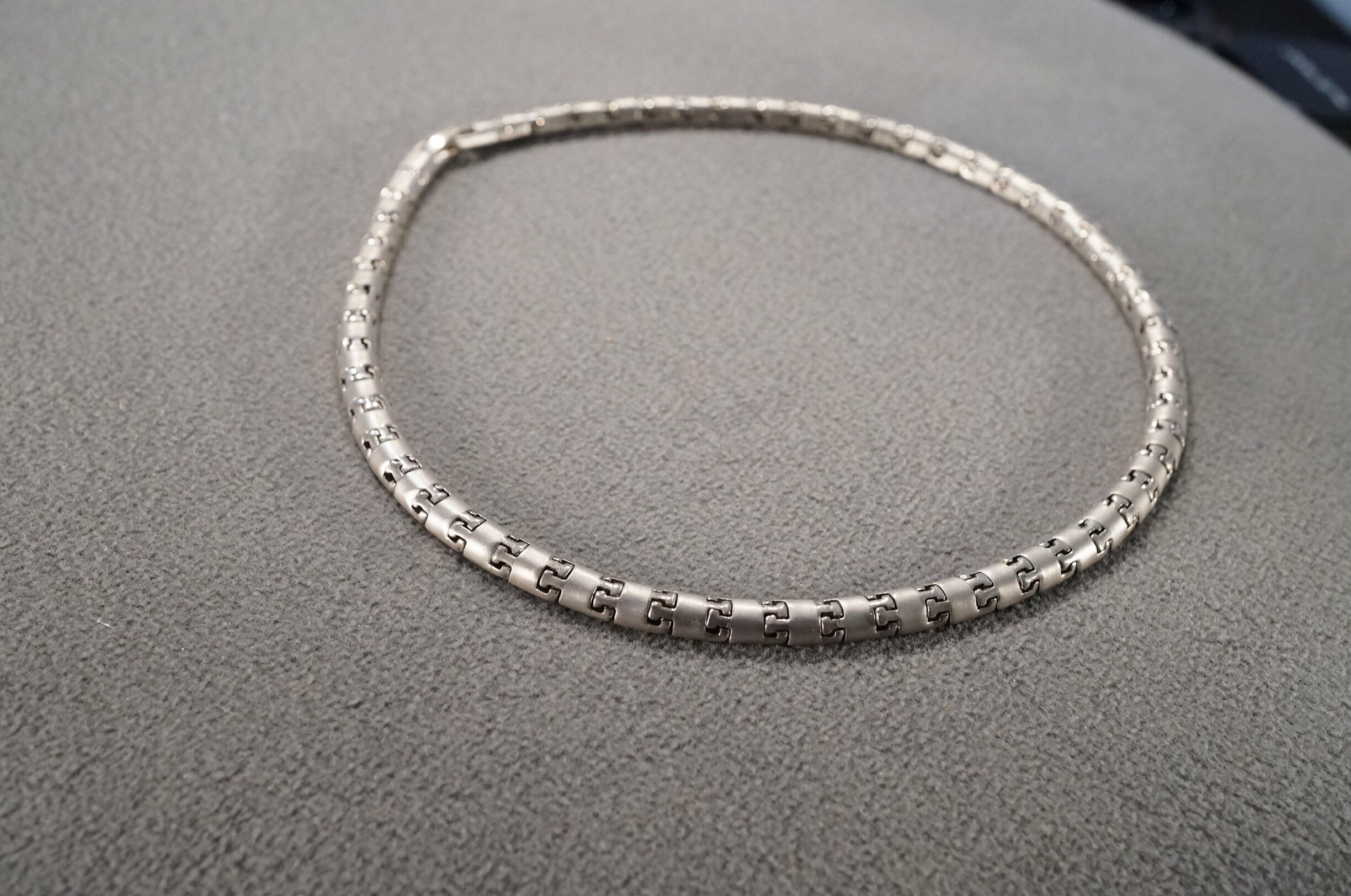Vintage Art Deco Style Silver Tone Choker Style Necklace
