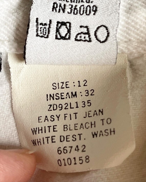 90’s white Calvin Klein jeans, 30” waist - image 9