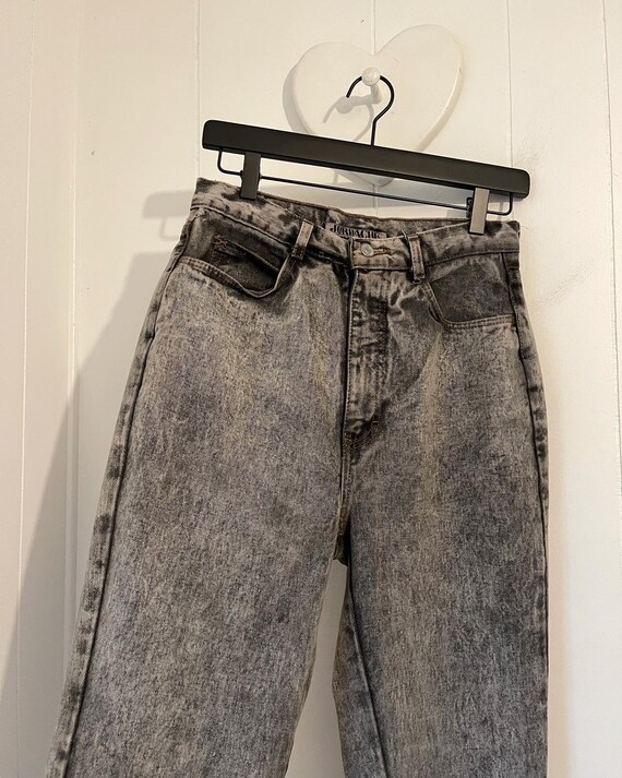 80’s acid wash dark gray jeans by Jordache, ankle… - image 3