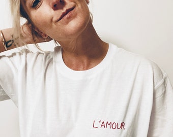 T-shirt brodé à la main L’AMOUR