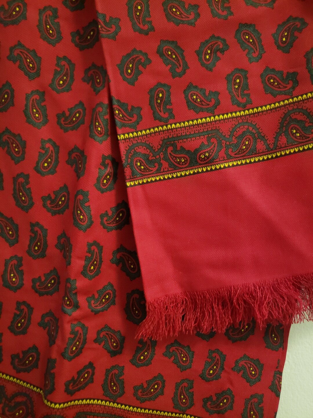 Foulard Vintage En Soie 100% - Marque Tootal - Imprimé Cachemire (Paisley) Rouge Vif - Neuf Avec étiquettes - Style Rétro