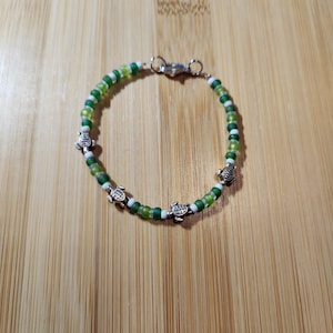 Sea Turtle Charm Seed bead Bracelet Adjustable Boho Hippie Beach Surfer Friendship Turtle Animal lover Souvenir Gift Ocean Coastal Nautical