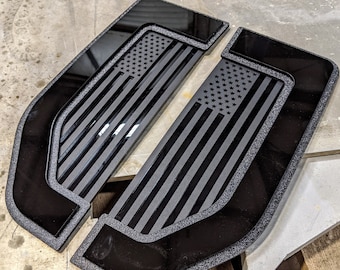 Amerikanische Flagge Fender Ersatzabzeichen - Passend für 2017-2021 Ford® F250®, F350®, F450® Trucks - glänzend und mattschwarz