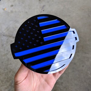 Amerikanische Flaggen-Abzeichen - Passend für 2016-2024 issan® titan® Gitter - glänzend schwarz auf blau