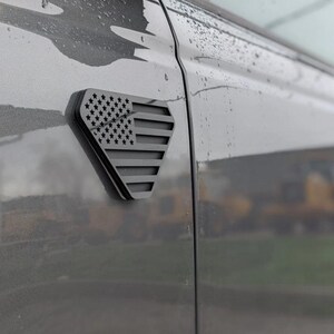 Fender Badge Pair - American Flag - Fits 2021+ Bronco® Badlands®