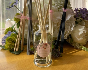 Scented Reed Diffuser: Vintage "Evie" Glass Bottle, 100 ml, 30+ Fragrances