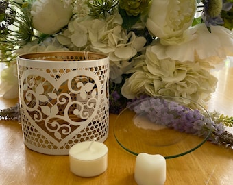 White & Gold Lace Heart Wax Melt Burner with Glass Bowl