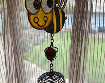 Happy Bee Design Windchime with Sparkling Wings - Yellow and White - with soft tinkling chime