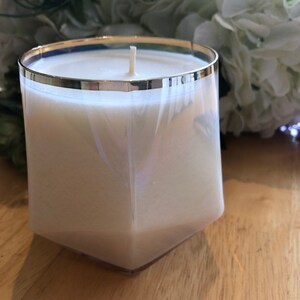 Picasso Style Pearlescent Glass Candle: Hand Poured Soy Wax, 430 ml