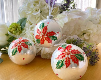 Belle décoration de boule de Noël poinsettia avec pierres précieuses rouges