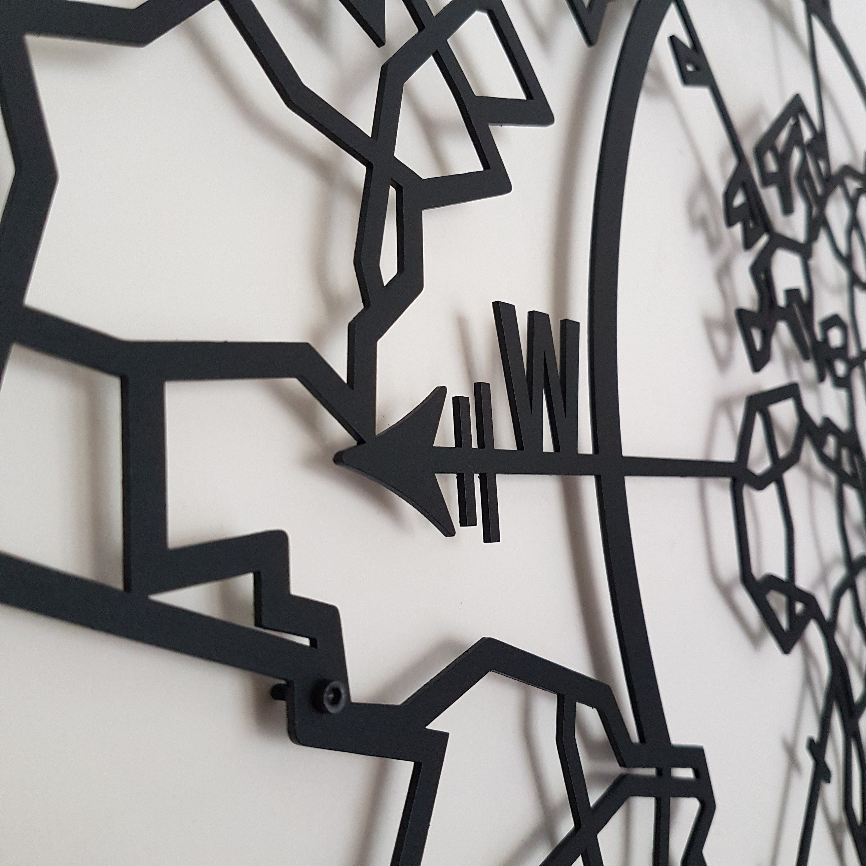 Metal Razor Map Laser Cut Metal World Map With Compass: Geometric Iron Wall Art Decor ...