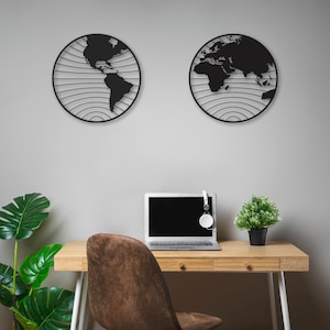 Lot de 2 globes suspendus au mur, oeuvre d'art murale en métal prête à accrocher représentant une carte du monde, cadeau de décoration murale terre pour le bureau, l'atelier ou la salle d'étude