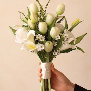 Wedding Bouquet white Romantic bridal bouquet Bridesmaid bouquets Bridal Bridesmaid Bouquet Botanic Wedding Rainforest Wedding fr034