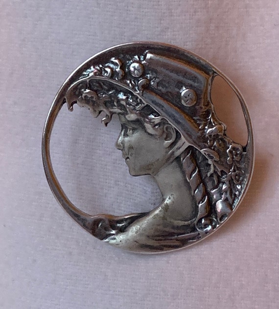 Sterling Silver Lady in Hat Brooch - image 7
