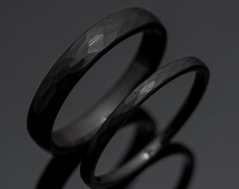 Wedding Band Set, Black Hammered Obsidian Tungsten Couple's Wedding Ring, 4mm/2mm