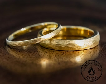 Juego de anillos de boda de tungsteno martillado en oro para él y para ella, bandas de 2 mm/4 mm