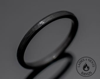 Pierścionek z czarnego obsydianu młotkowanego z wolframu, 2 mm okrągły wzór kopuły, pierścionki dla mężczyzn, pierścionki dla kobiet, obrączka rocznicowa, obrączka ślubna, obrączka zaręczynowa