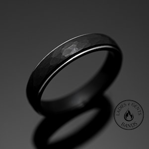 Black Obsidian Silver Tungsten Carbide Ring, Black Hammered Wedding Band for Men, 5mm width ring, Wedding Ring Gift, Tungsten Carbide