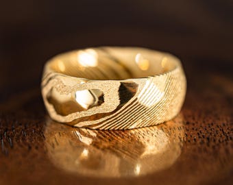 Gold Damascus Steel Hammered Ring | Unique Mens Wedding Band Gold Steel in 8mm Width