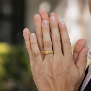 Gold Damascus Steel Hammered Ring | Unique Mens Wedding Band Gold Steel 8mm Ring image 3