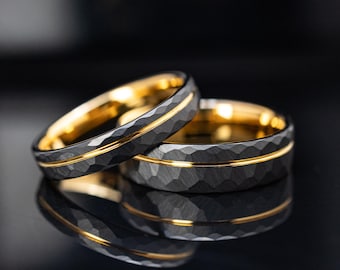 Anillo de bodas de tungsteno y obsidiana martillada en oro negro para él y para ella, 4 mm y 6 mm de ancho.